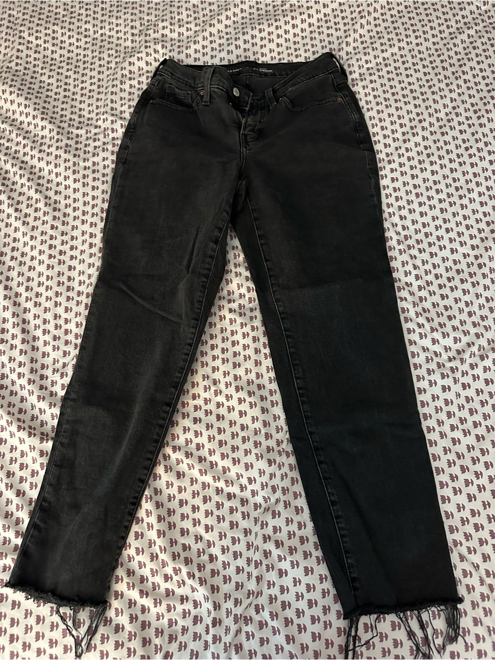 Old Navy Women’s Black Skinny Jeans with Frayed Hem
